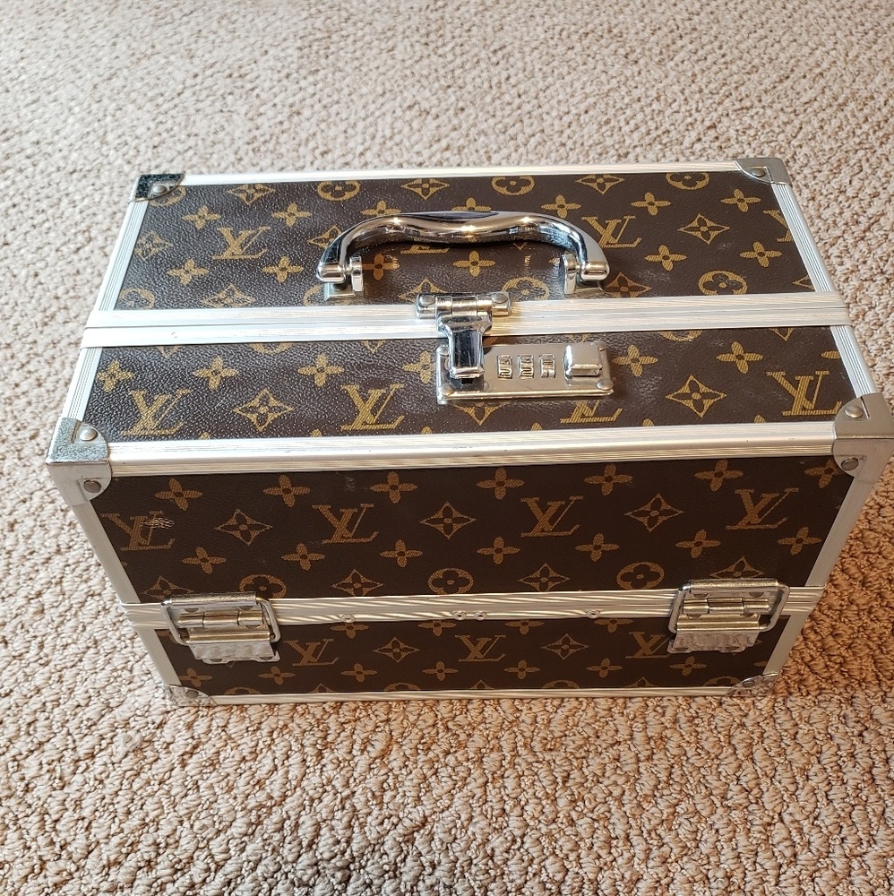 Make up box